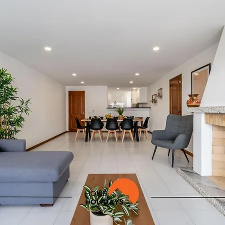#169 3br Medronheira Spacious & Relax Апартаменты *