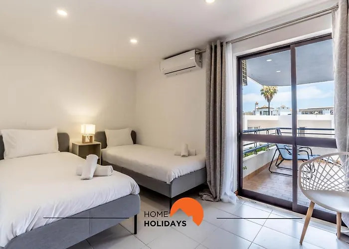 #169 T3 Medronheira By Holidays * Albufeira